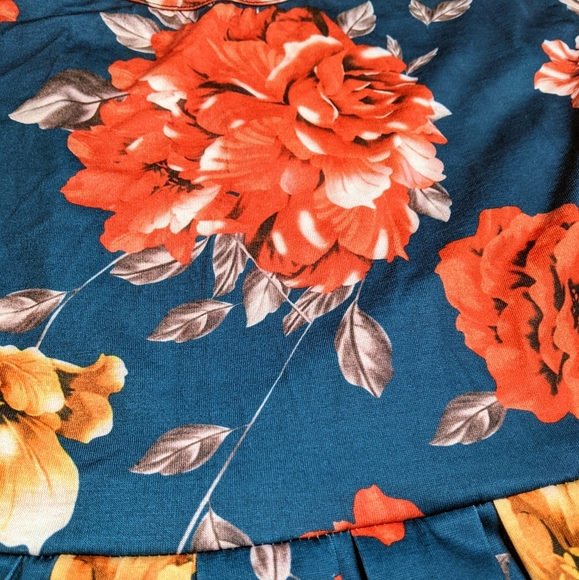 Floral Dress Medium - Picture 4 of 4